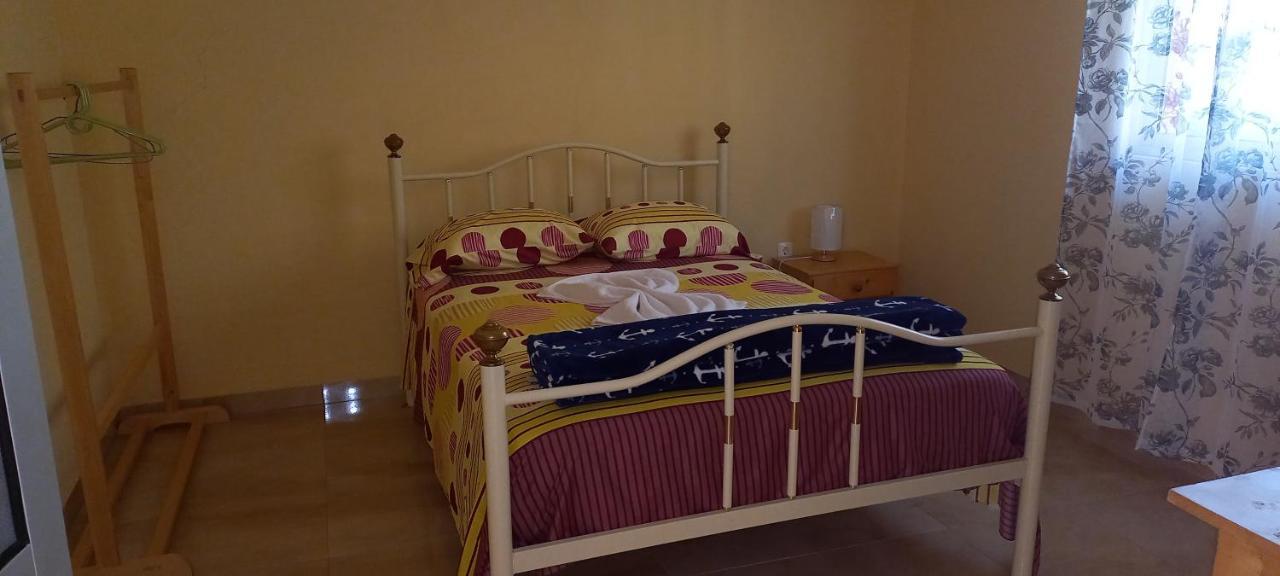 Casa Adriano & Filomena Bed & Breakfast Portela ภายนอก รูปภาพ