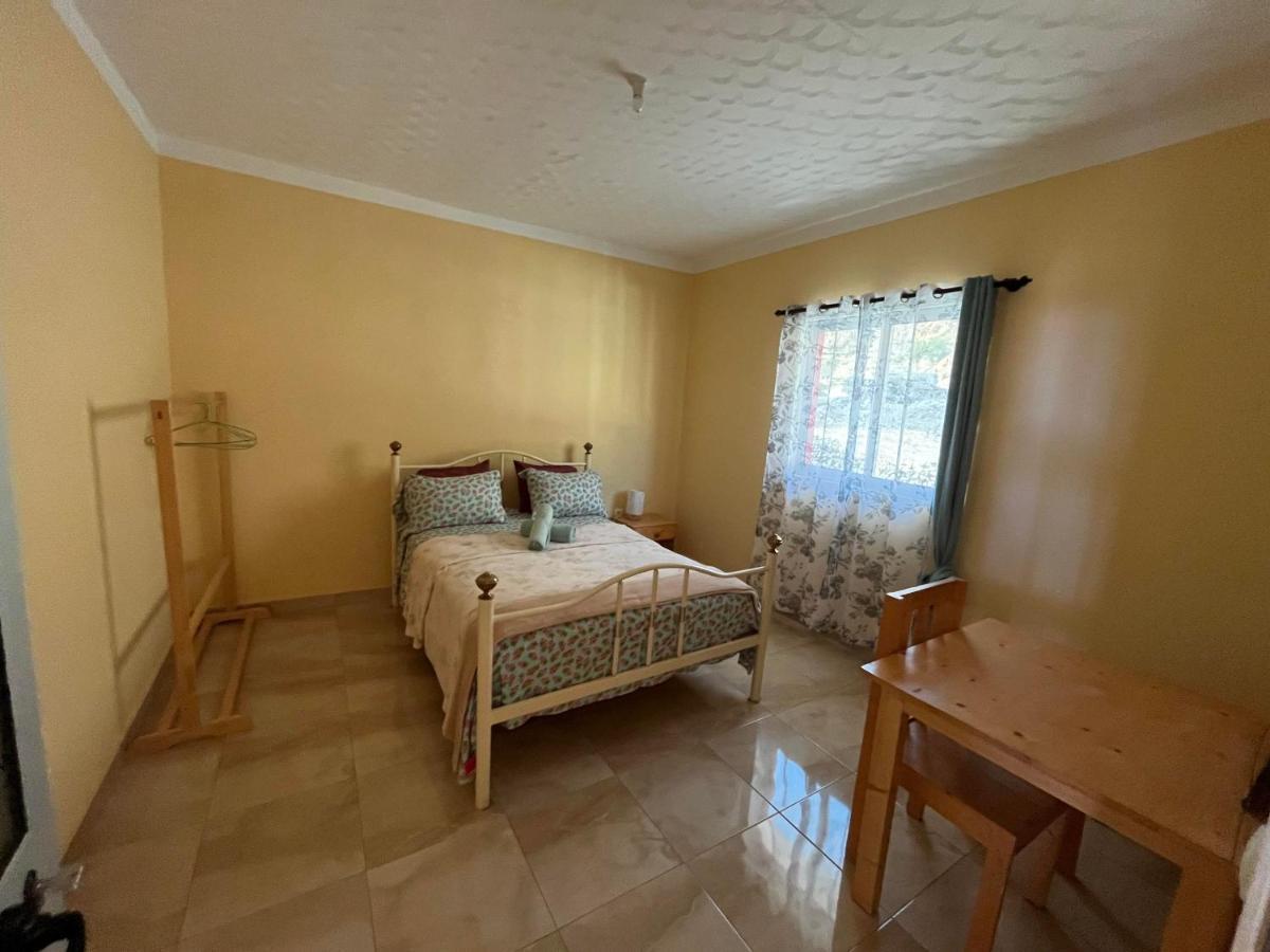 Casa Adriano & Filomena Bed & Breakfast Portela ภายนอก รูปภาพ